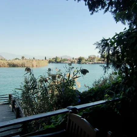 Πανσιόν Happy Caretta Dalyan