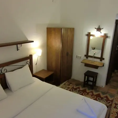 Guest house Happy Caretta 3*