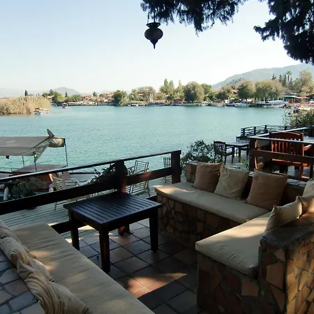 ゲストハウス Happy Caretta