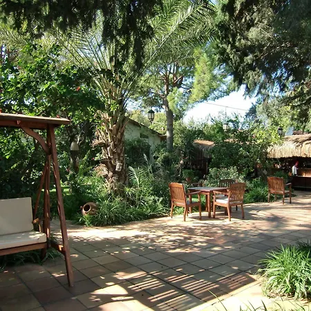 Happy Caretta Guest house 3*