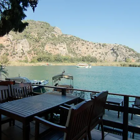 Πανσιόν Happy Caretta